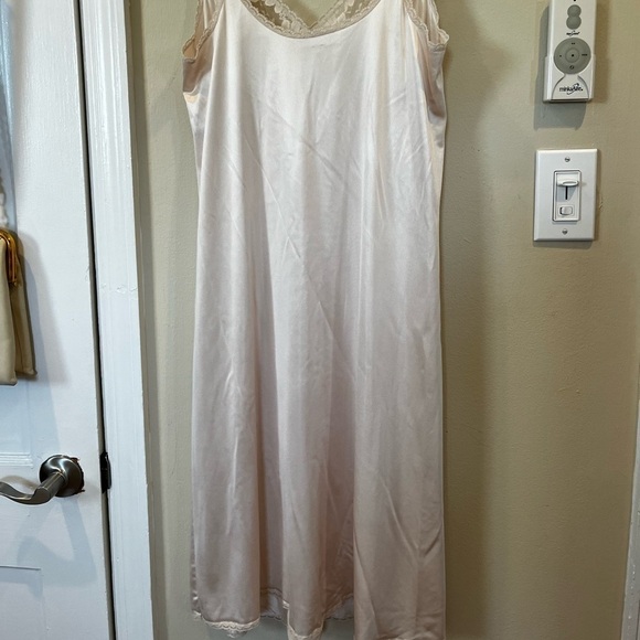 1920’s Vintage Lace Dress with Slip. - Picture 9 of 9